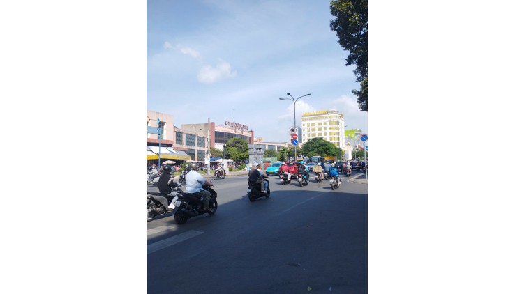 Ngộp HXH Lý Thường kiệt -  Chợ Tân Bình - 3 tầng BTCT - 60m